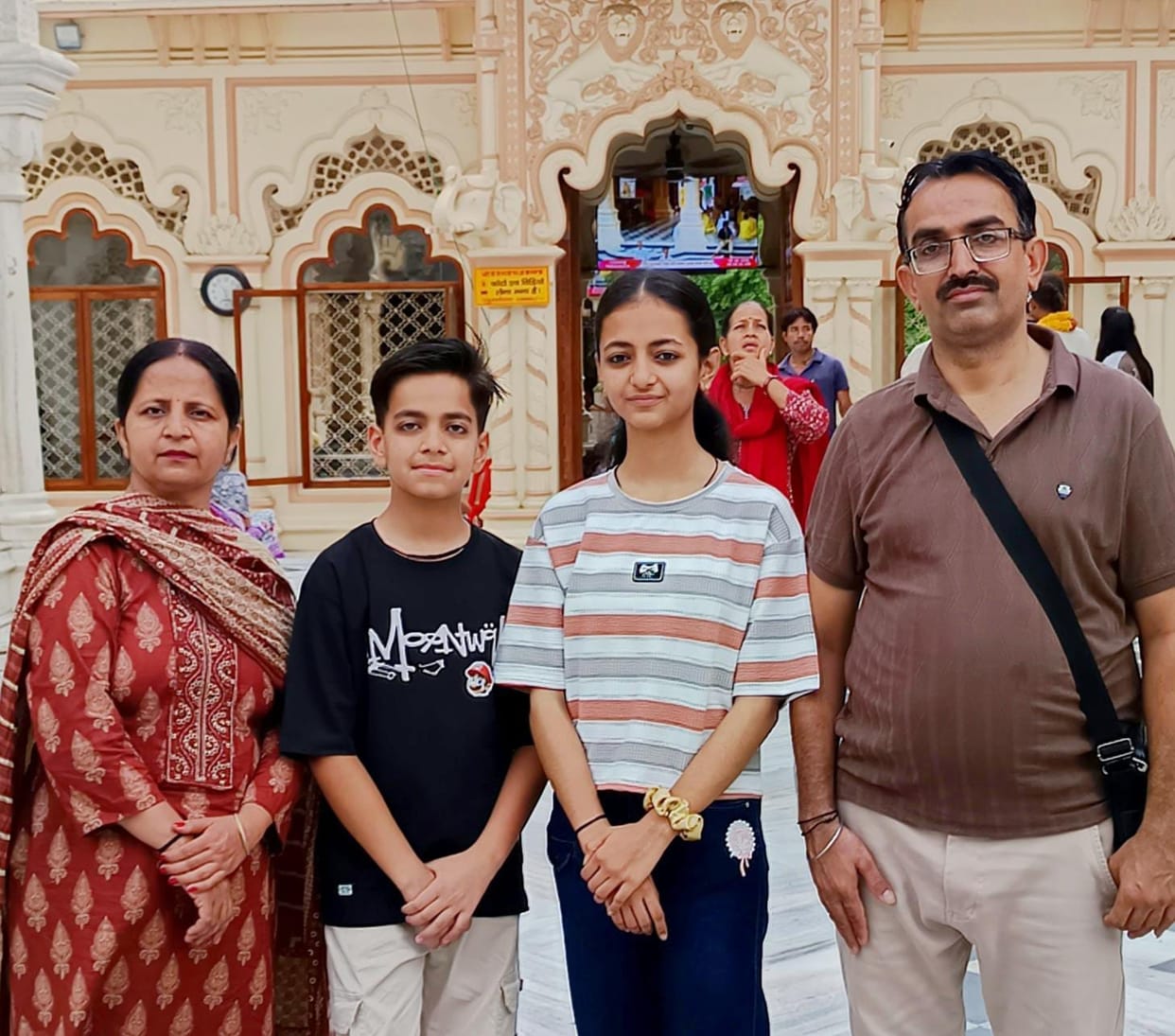 International Sign Language Day: No need for words or even voices... Silence itself is the language of relationships, President's Awardee Jahnavi is now writing a book