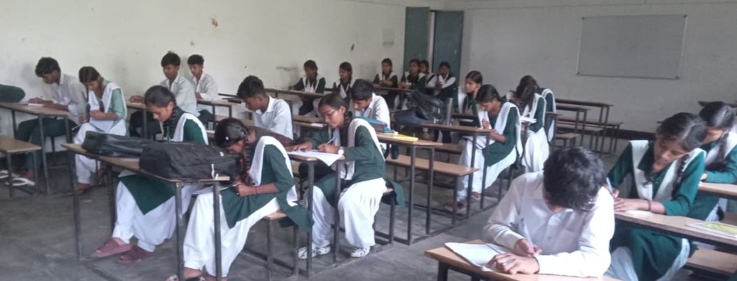 . रमाबाई आंबेडकर राजकीय बालिका इंटर कॉलेज ढेमा में आयोजित सामान्य ज्ञान प्रतियोगिता में प्रतिभा