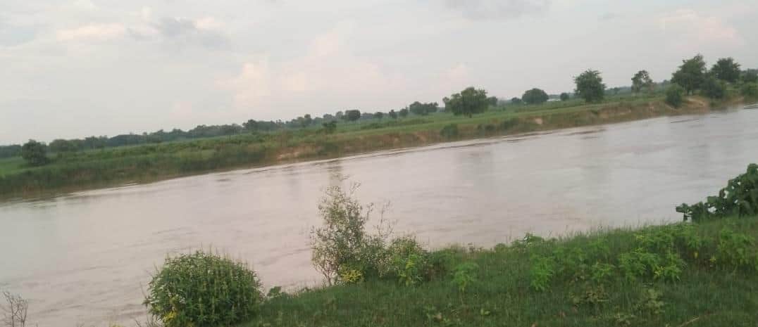 The water level of the Rapti River has dropped by 10 centimeters.