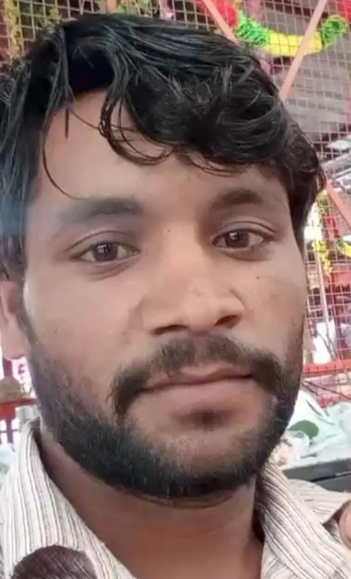 E-rickshaw driver dies after being hit by an unknown vehicle