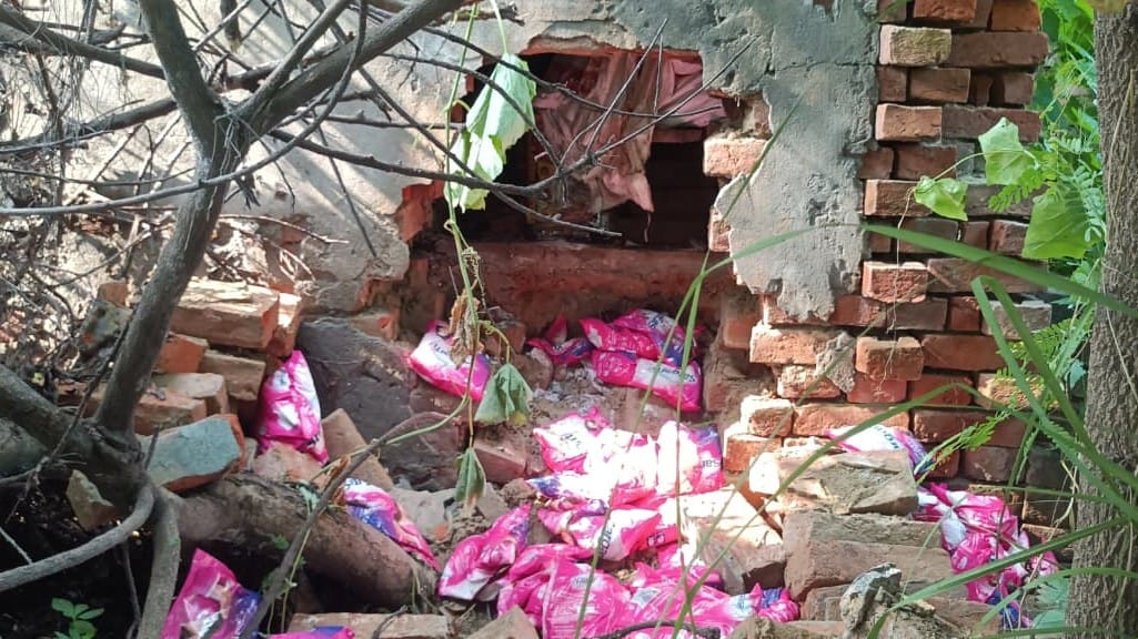 सदलूबीर बाजार में किराना की दुकान में सेंध लगाकर हुई चोरी। संवाद