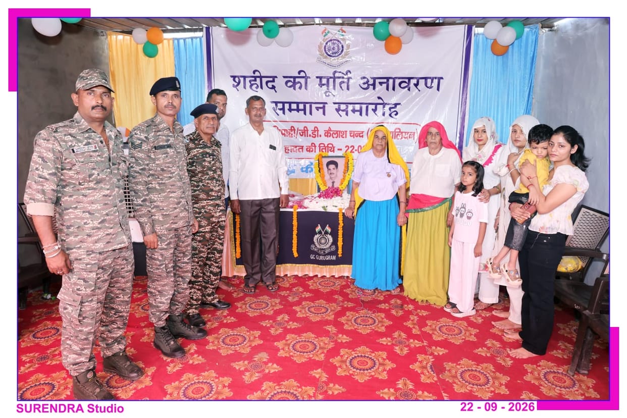 People paid tribute to martyr Kailash Chand.