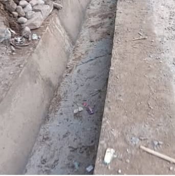 दौलतपुर से समेला तक किया जा सड़क किनारे पक्की नालियों का निर्माण। -जागरूक पाठक