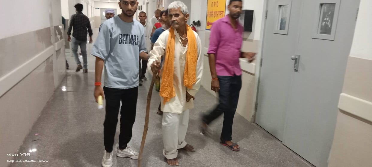 Patients and their attendants kept wandering in search of wheelchairs and stretchers.