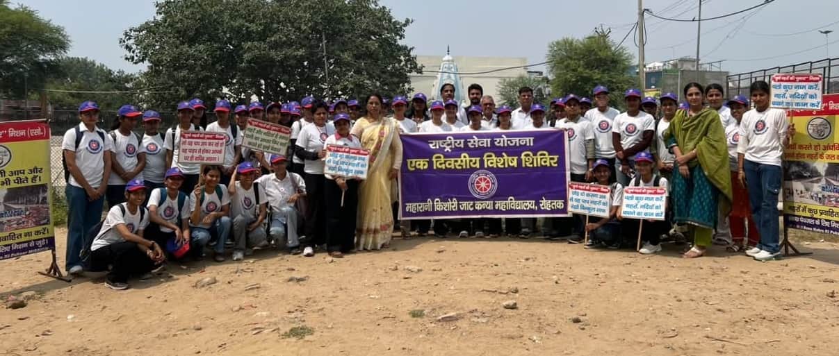 A pledge was taken to keep the canals pollution-free.