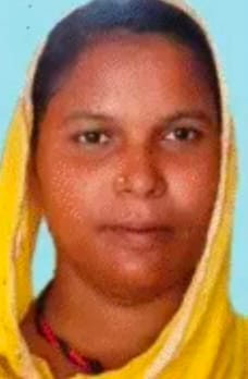 बाघ के हमले में मरी सलमा खातून (फाइल फोटो)आक्रोशित ग्रामीणो ने कुछ देर शव रखकर सड़क जाम कर दिय