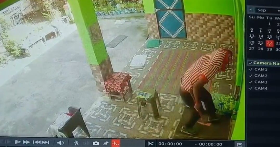 Cash and jewelry stolen from a house in Chakmoh after the lock was broken in broad daylight.
