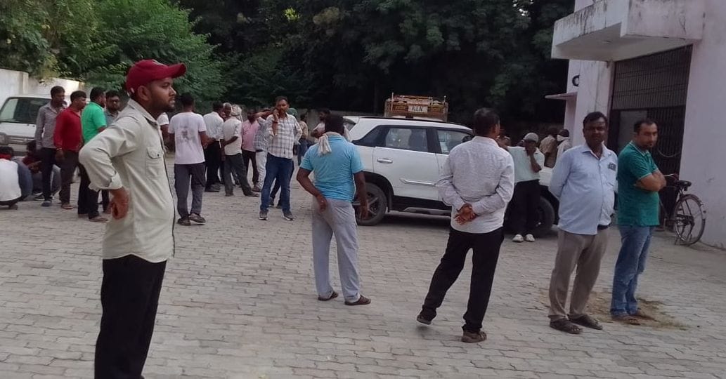 Cashier dies after collision with tractor-trolley