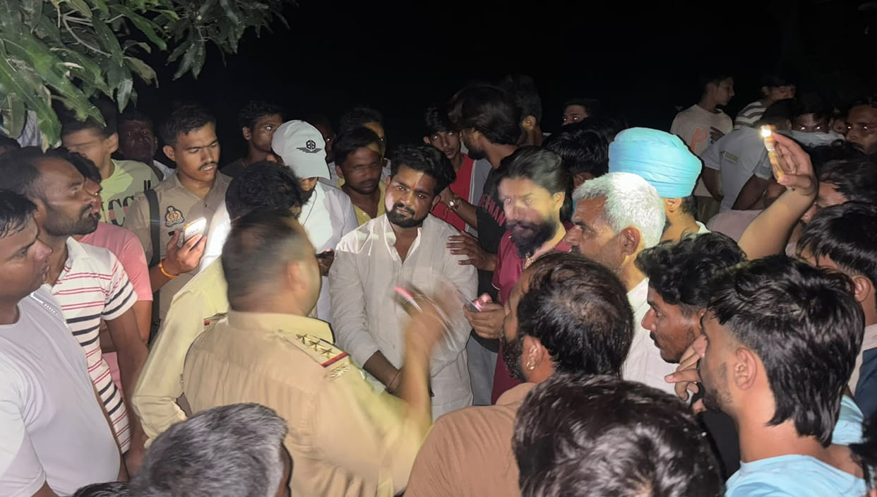 Cattle remains found in a field; Bajrang Dal created a ruckus