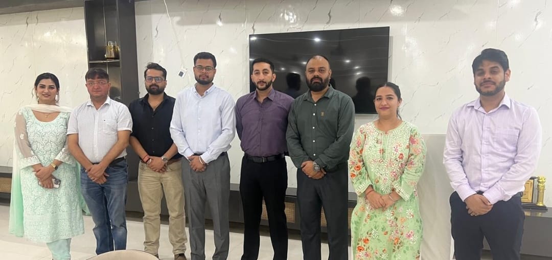 हिमाचल प्रदेश मेडिकल ऑफिसर्स एसोसिएशन जिला सिरमौर की गठित नई इकाई के पदाधिकारी। स्रोत: मीडिया प