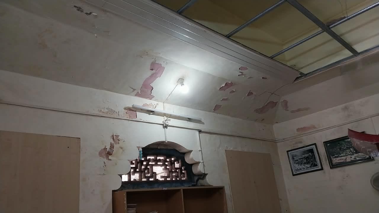 मांडव बुक कैफे की अंदर से हालत। संवाद