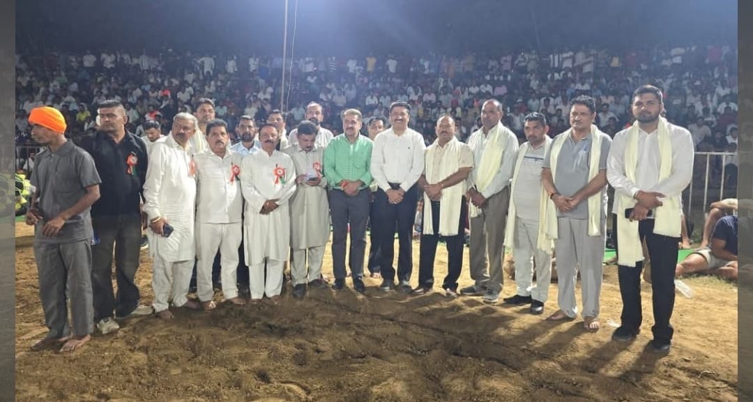 Raju Raiwala won the top prize at the Manpur Dangal.