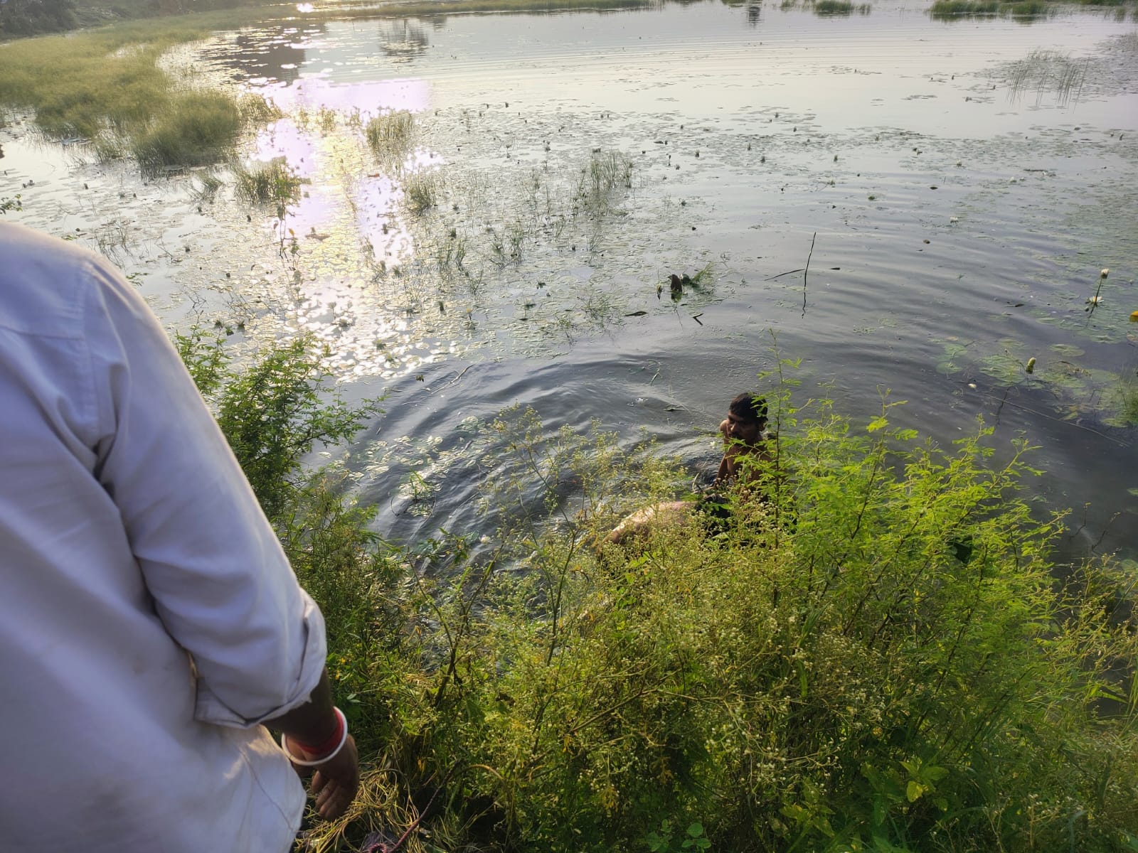 तालाब में डूबा 25 वर्षीय मूकबधिर युवक की मौत