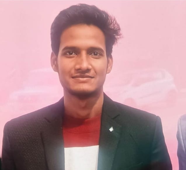 योगेंद्र की फाइल फोटो।