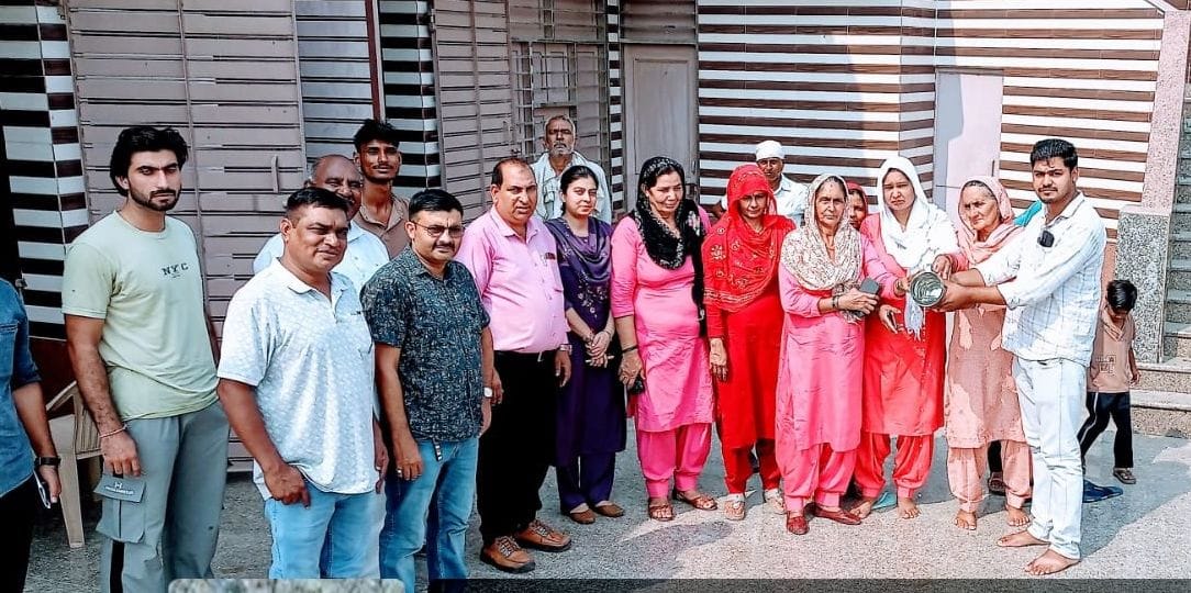 Volunteers took the oath of voluntary work in the cleanliness campaign.