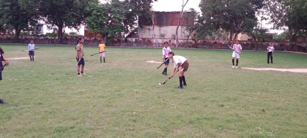 Nine girls selected for the divisional level in hockey trials