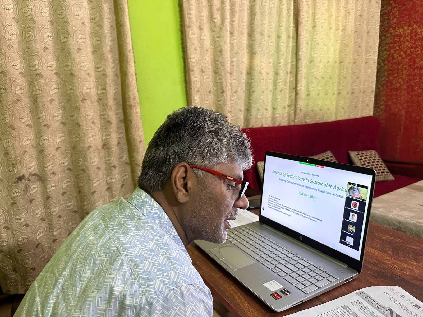 फोटो 01:::ऑनलाइन संगोष्ठी में प्रस्तुतीकरण देते पूर्व अधिष्ठाता डॉ. एनके शर्मा। स्रोत-स्वयं