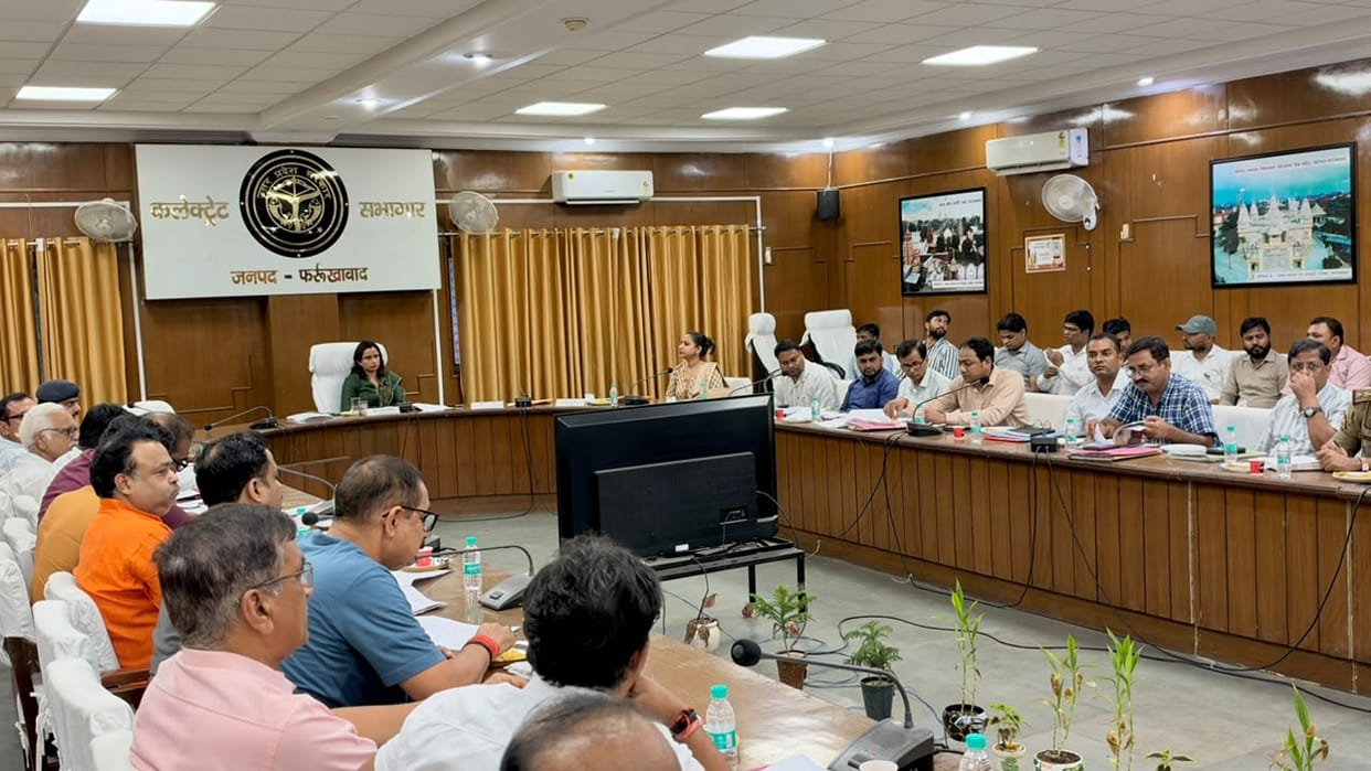 Instructions issued to launch a drive for capturing stray cattle and removing encroachments.