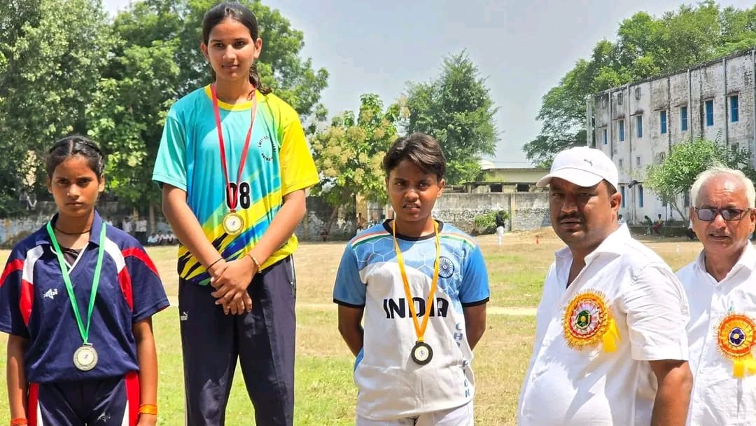 Lohia College Dhanuan's team became the champion.