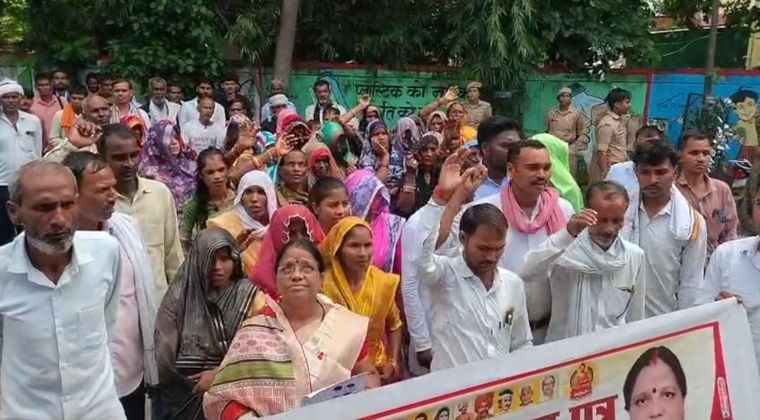 Valmiki community protests at the Collectorate; allegations of assault on former chairman and damage to house.