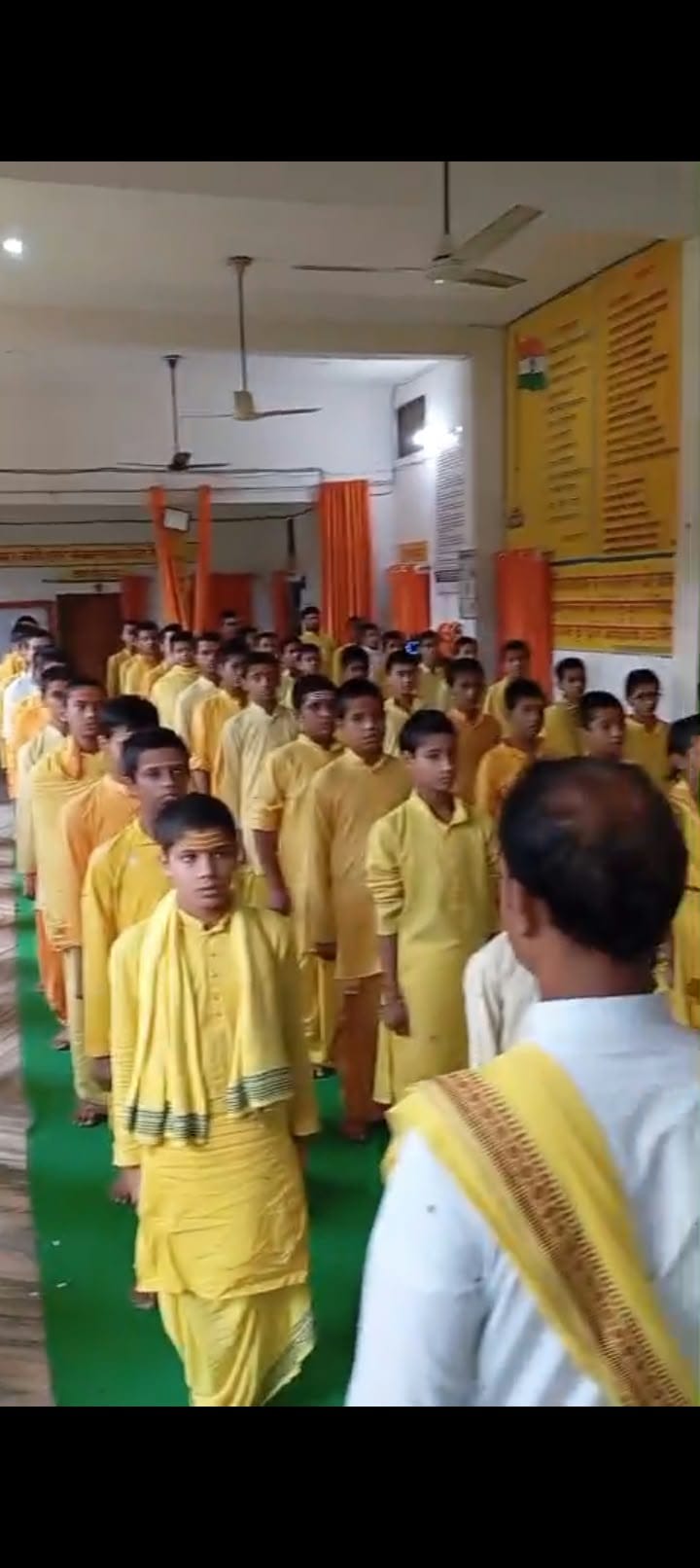 Collective singing of 'Vande Mataram' in Vidya Mandirs