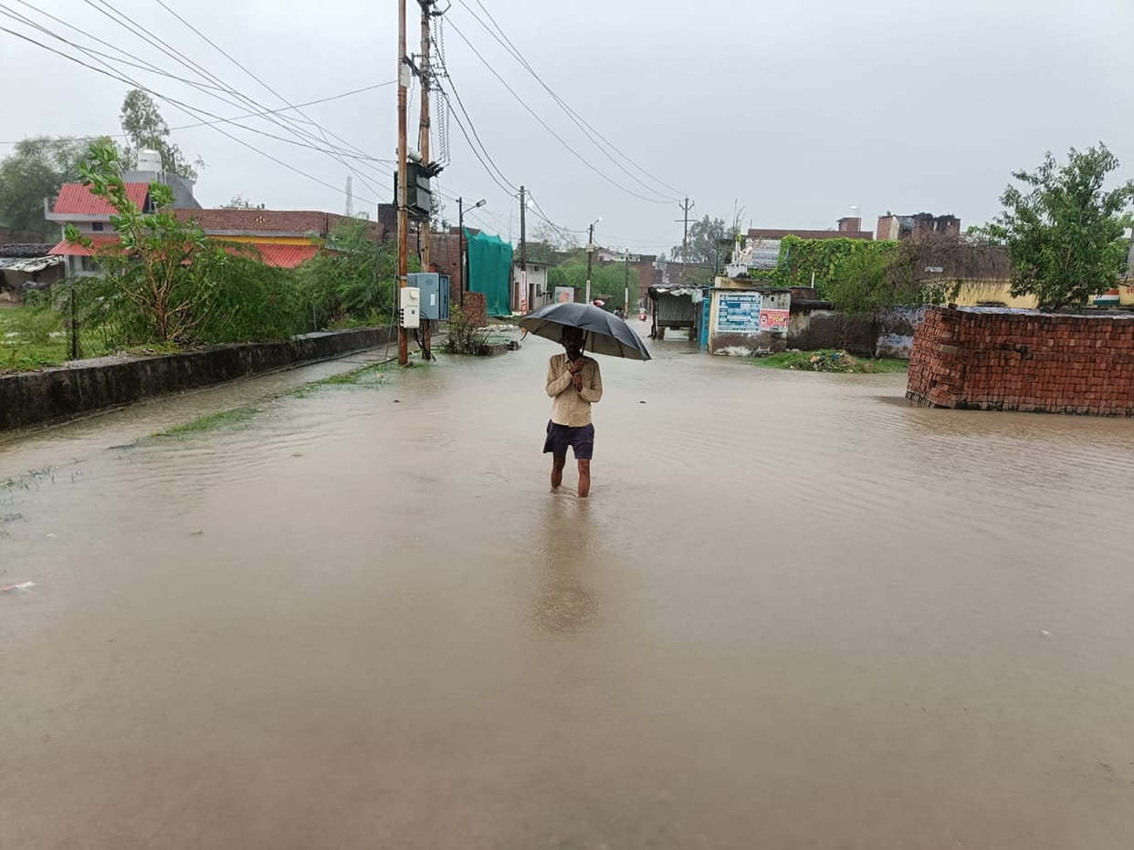 Heavy rain... Orange alert