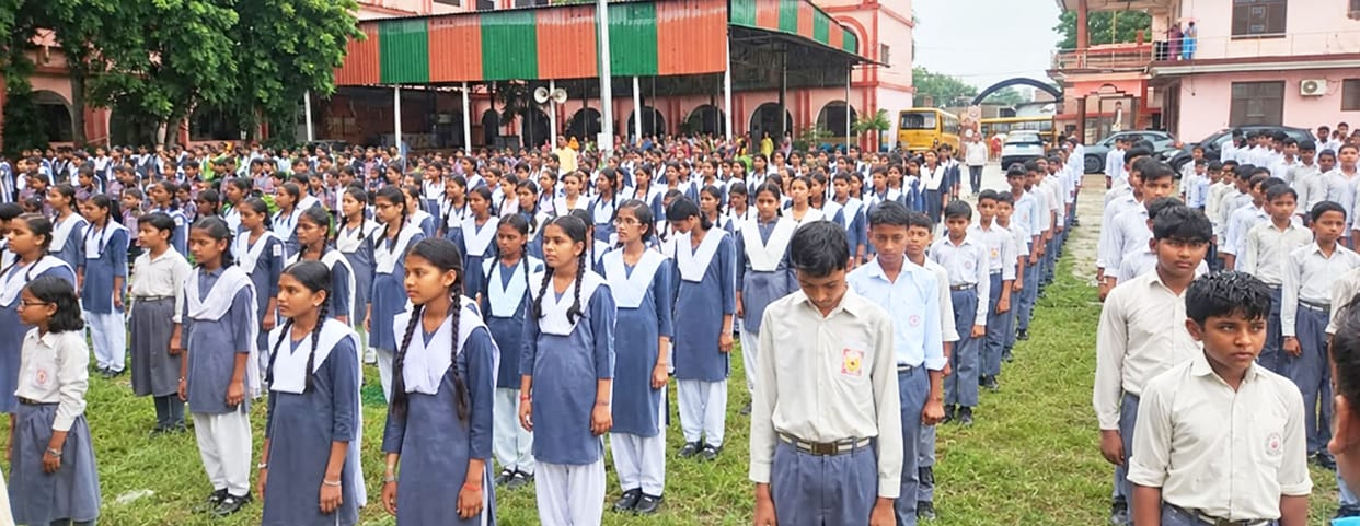 Schools resonated with the collective singing of 'Vande Mataram'; patriotism was evident among the students.
