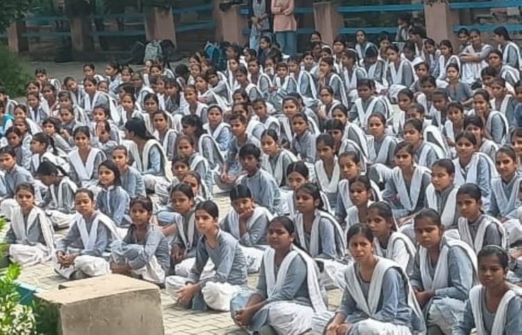 The message of giving equal opportunities to daughters to progress