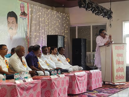 गन्न समिति की बैठक को संबोधित करते समिति के अध्यक्ष दिग्विजय सिंह। संवाद