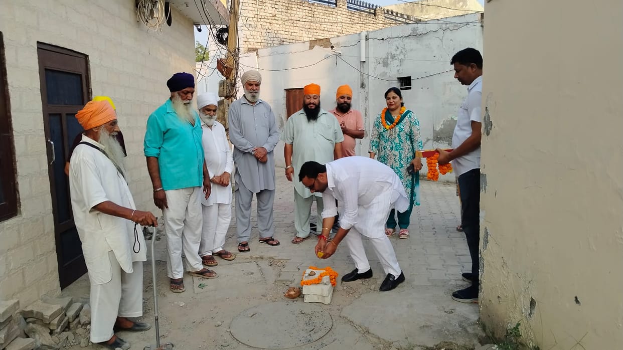 Construction work on the dilapidated lane of Ward-16 in Barara begins