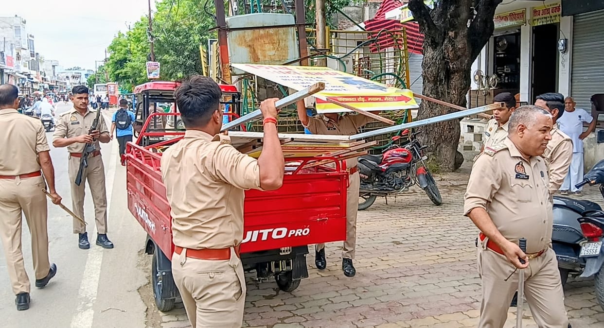 Goods placed outside shops and on the footpath in the market were confiscated.