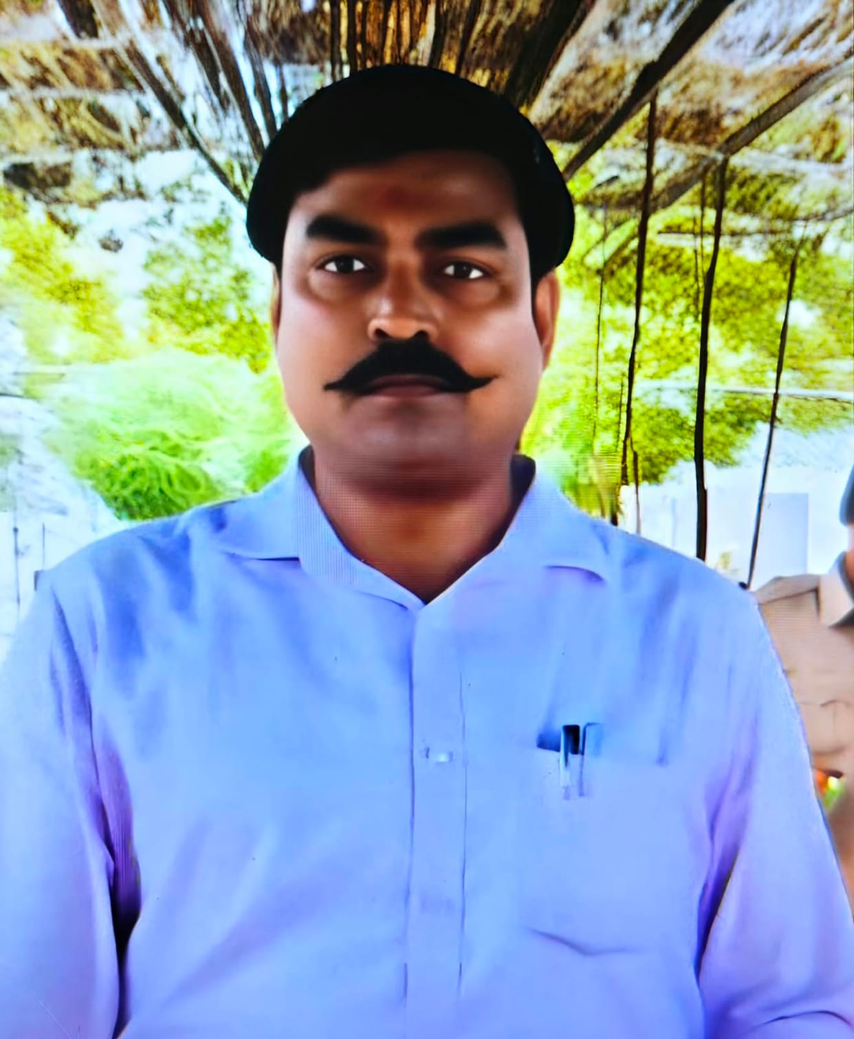 DLM's body found hanging from a noose.