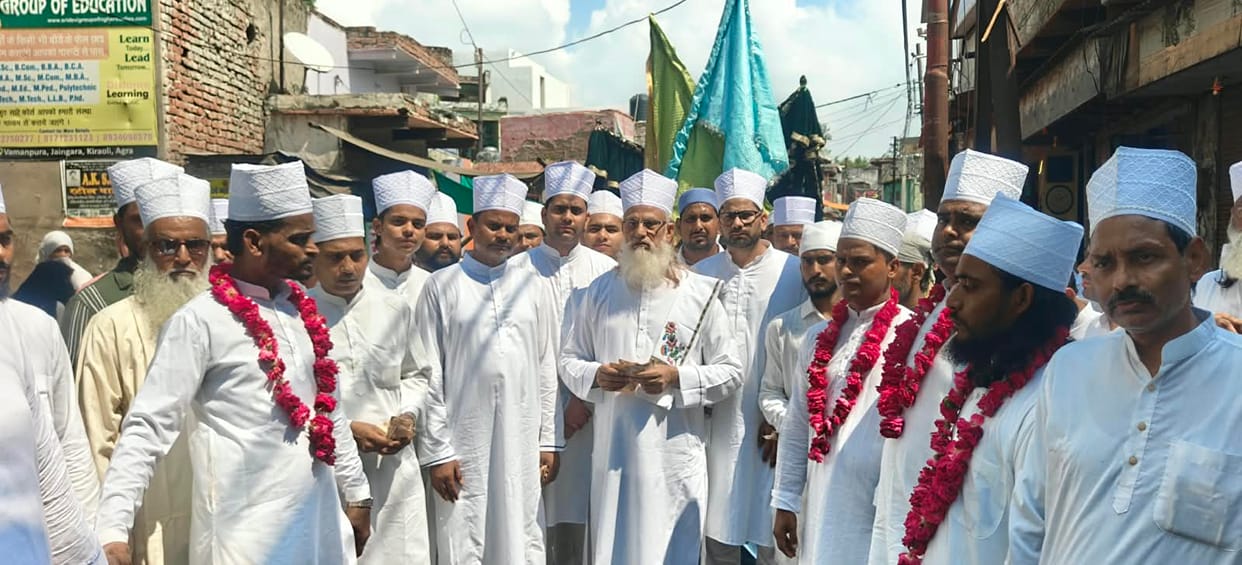 Message of peace, love, and brotherhood conveyed during the Juloos-e-Sandal procession.