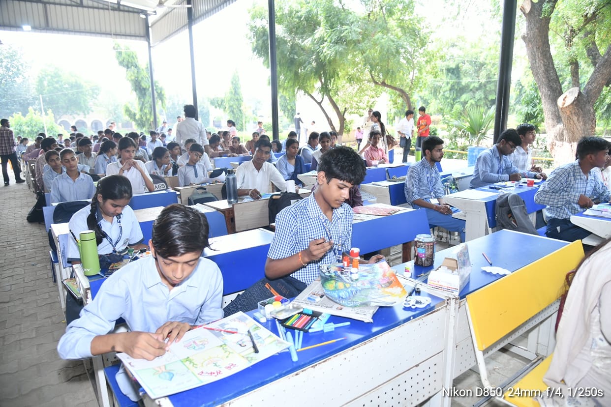Ankit from PM SHRI Gangwa secures first place in the painting competition.
