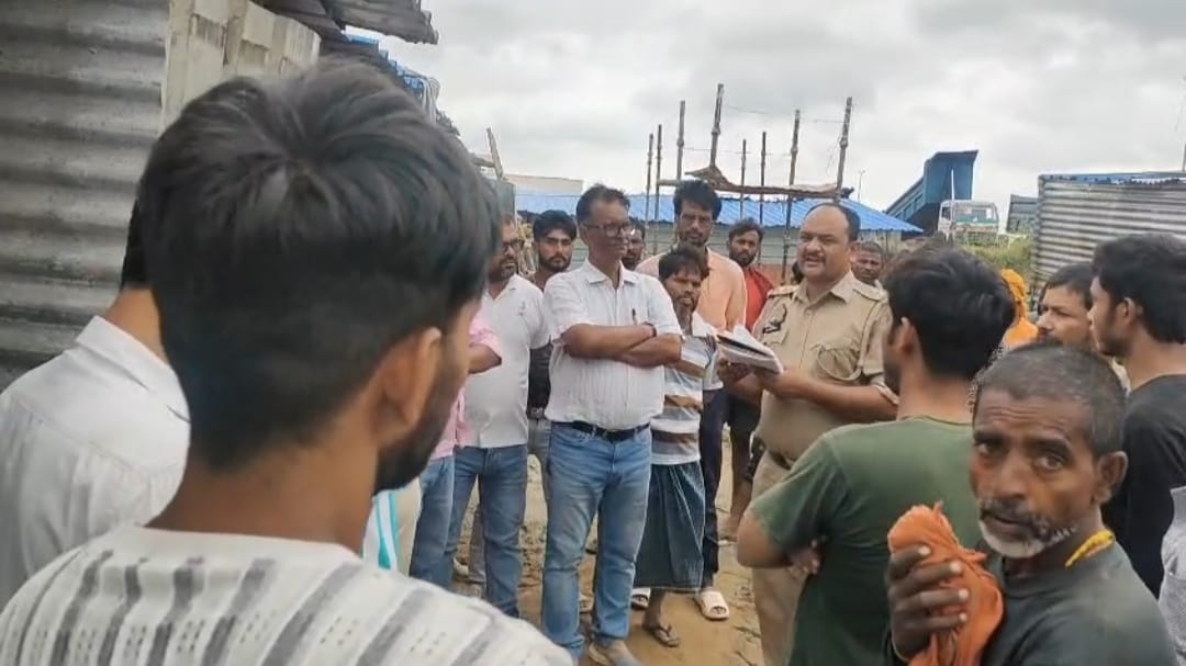 Laborer dies under suspicious circumstances at police lines complex under construction.