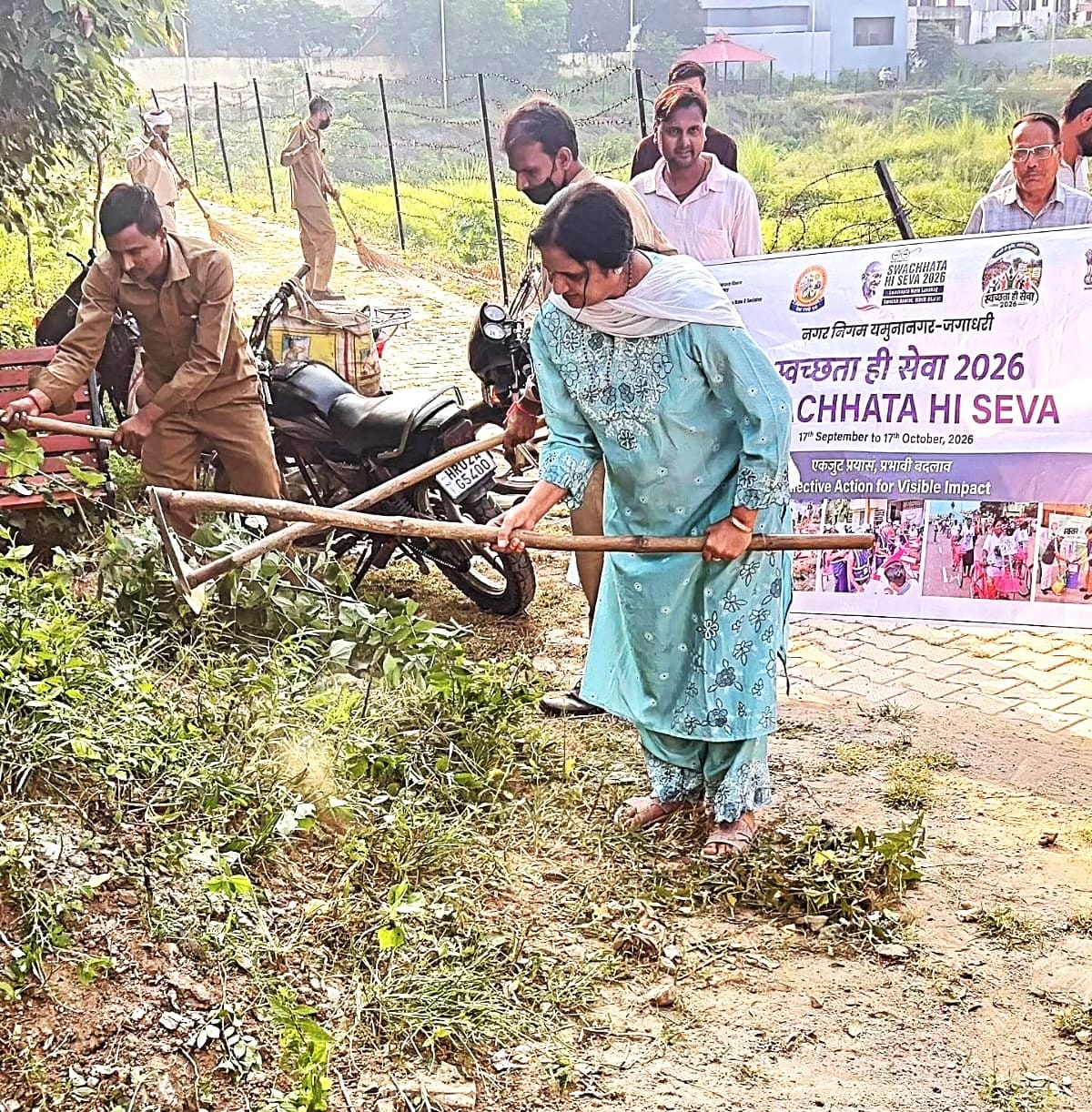 The Mayor conveyed a message of cleanliness by sweeping