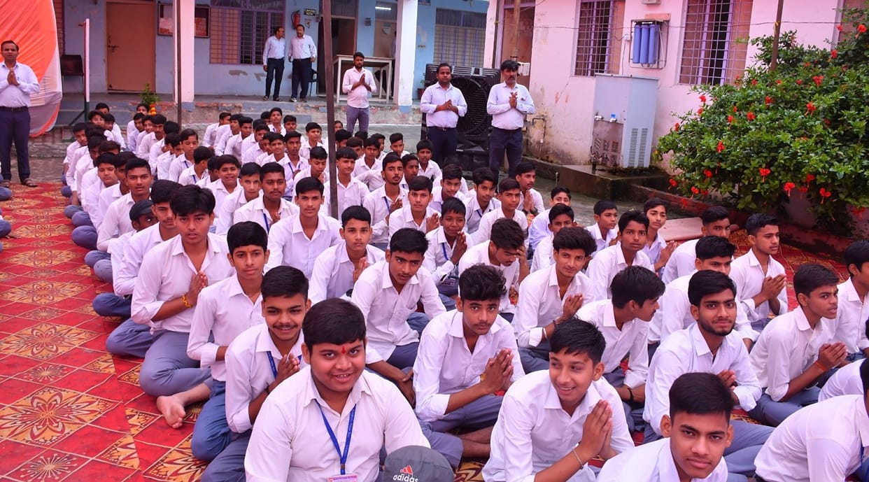 Students and parents sang 'Vande Mataram' in unison.