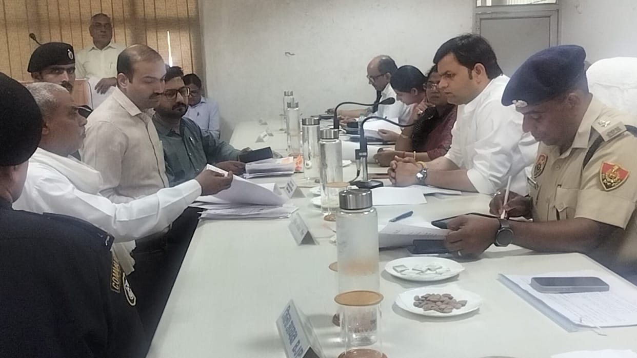 Minister of State for Sports takes a strict view of a complainant's grievance in Malsari Kheda; show-cause notice issued to the SPO.