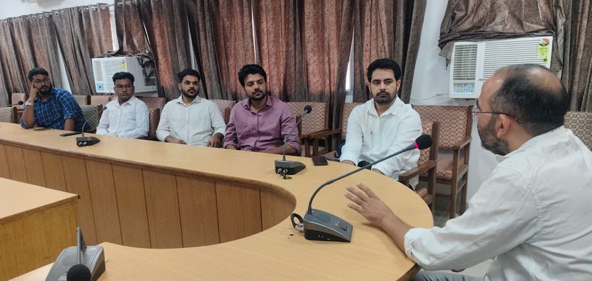 25जेएनडी16: नागरिक अस्पताल में वर्ल्ड स्नेक बाइट अवेयरनेस वीक की शुरुआत से पहले बैठक करते हुए च