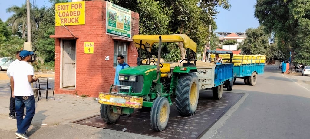 Paddy arrivals begin in mandis; awaiting procurement and gate passes