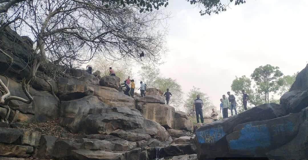 फोटो 26 सीकेटीपी 01 परानू बाबा आश्रम। संवाद