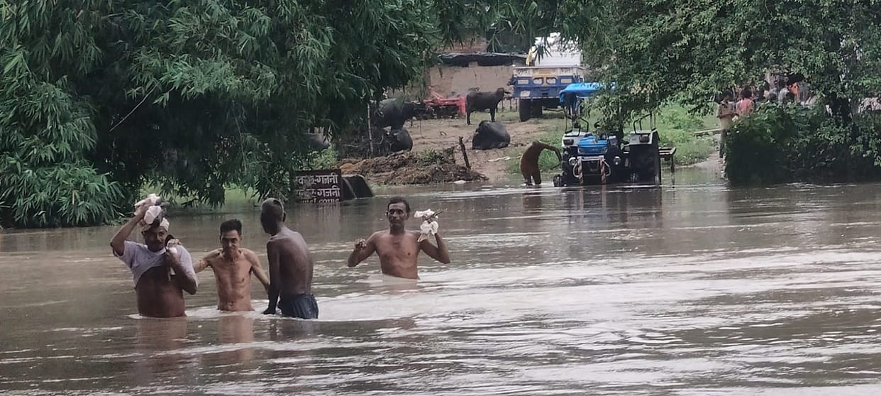 228 mm of rainfall; Paprenda route closed; drains overflowing.