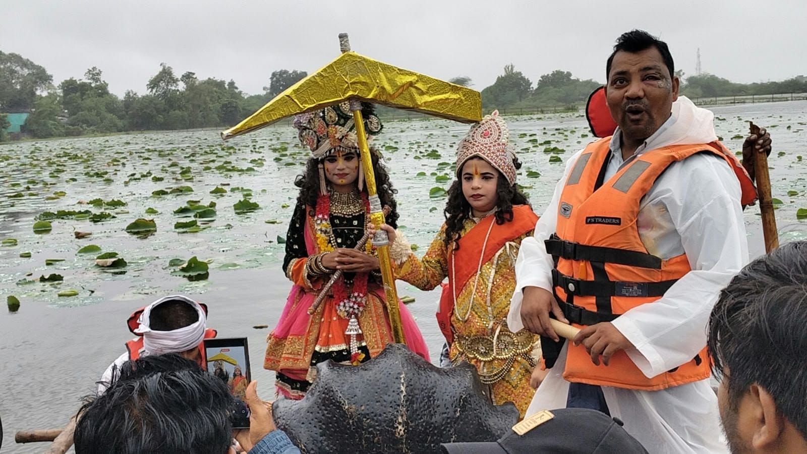 फोटो26एचएएमपी 39- नागनाथन लीला का मंचन करते बाल कलाकार। संवाद