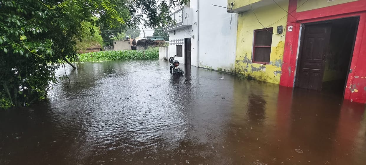 More than 80,000 cusecs of water was released from Banbasa Barrage