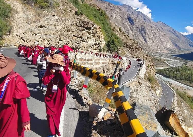 Eco-trek reaches Trilokinath from Darcha.