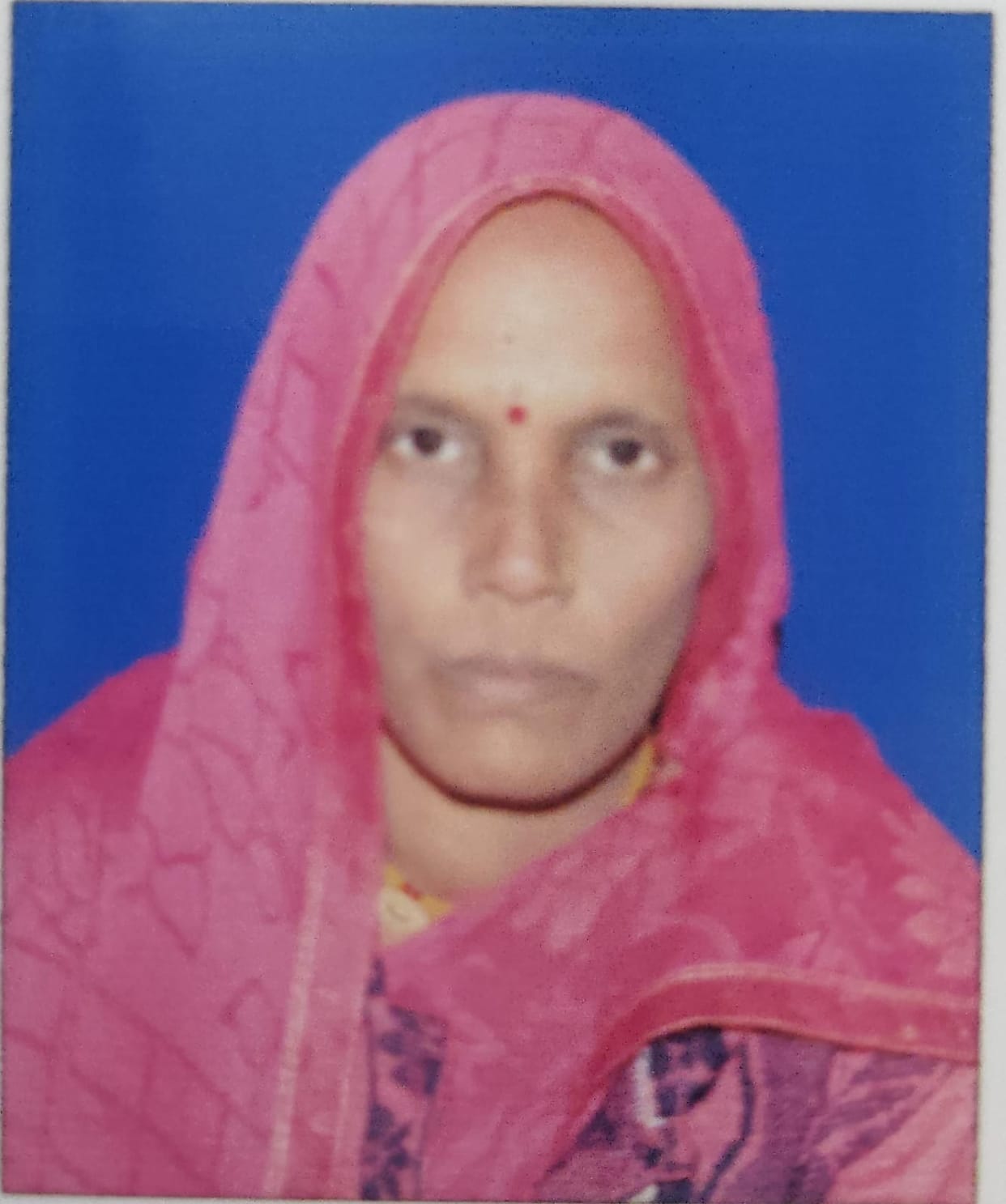 Anganwadi helper dies while withdrawing money at the bank