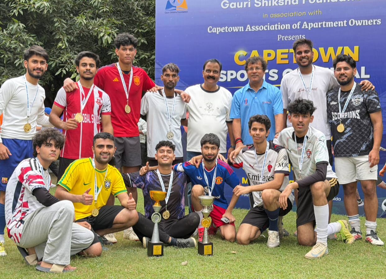 Sports carnival at Cape Town Society; 600 players participated.
