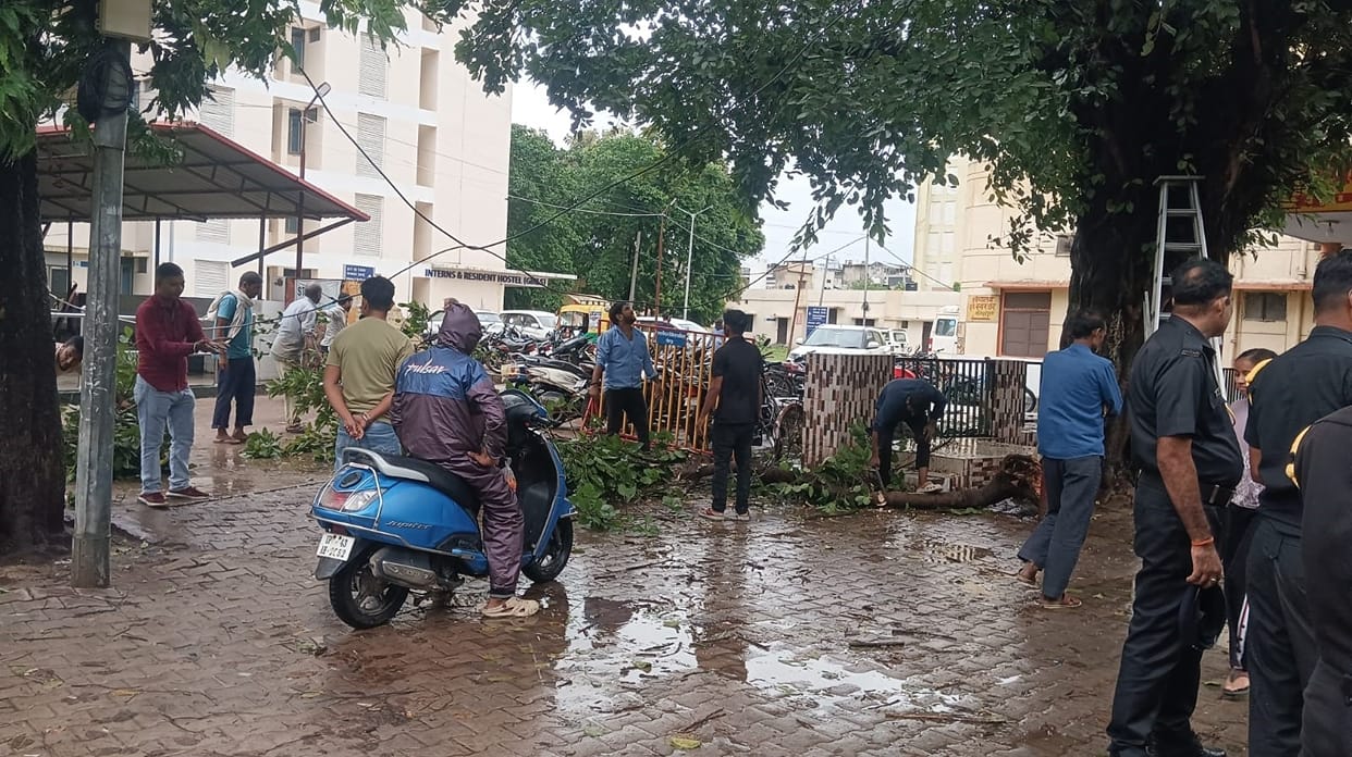 Waterlogging in the city, rivers in spate