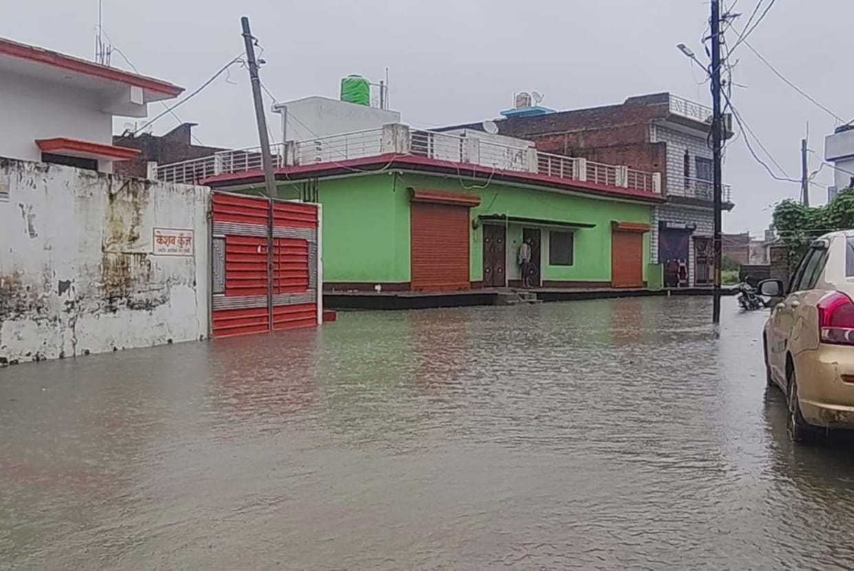 Waterlogging causes problems at various locations in Puwayan.