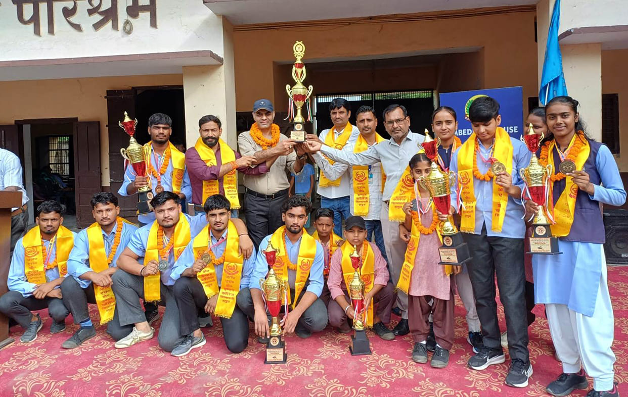 Grand welcome for players returning after winning the judo championship